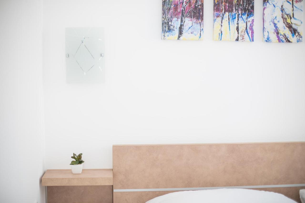 Apartman Roza Podstrana Buitenkant foto